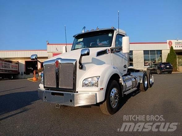 Kenworth T880 Тягачі