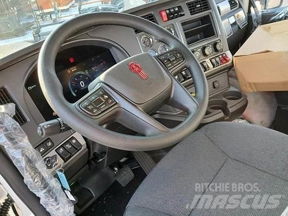 Kenworth T880 Тягачі