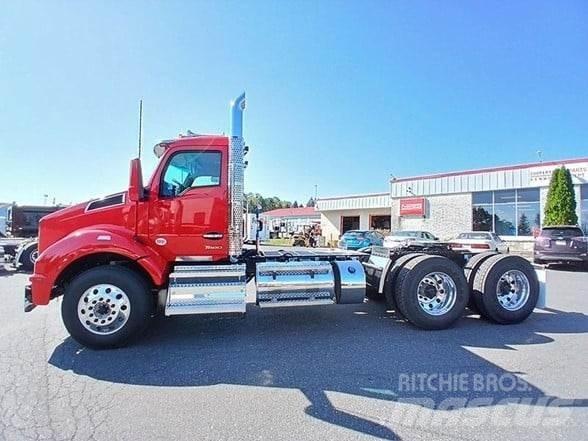 Kenworth T880 Тягачі