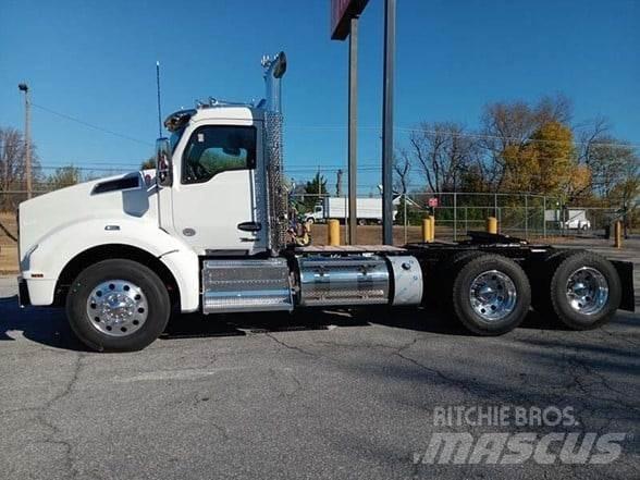 Kenworth T880 Тягачі