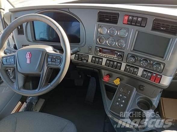 Kenworth T880 Тягачі