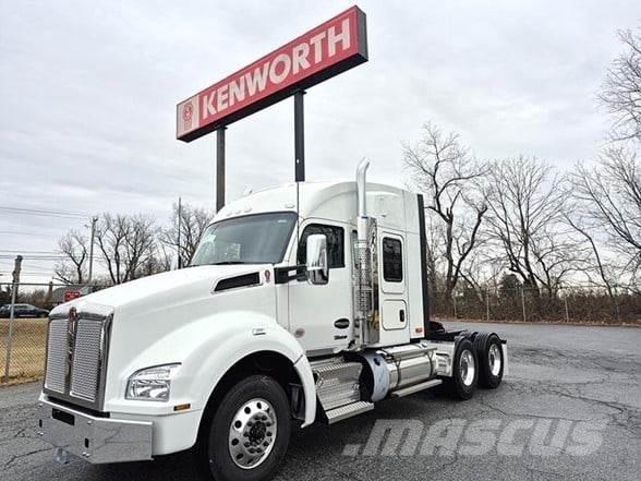 Kenworth T880 Тягачі
