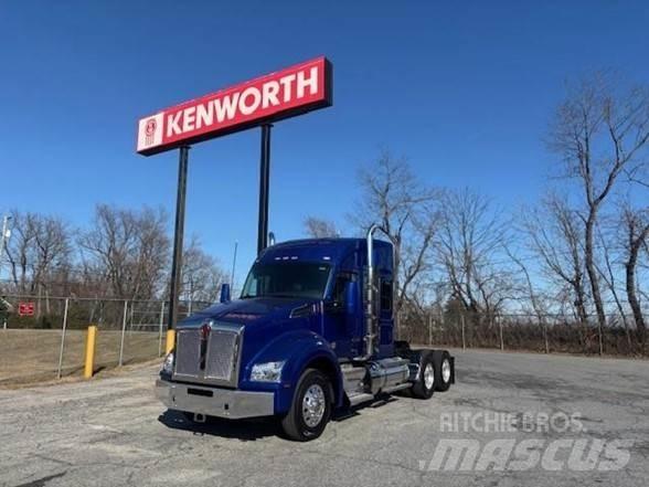 Kenworth T880 Тягачі