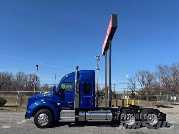 Kenworth T880 Тягачі