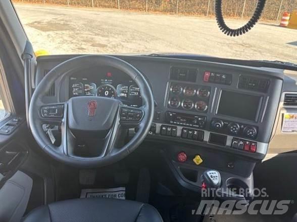 Kenworth T880 Тягачі