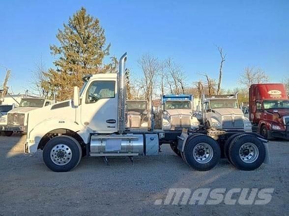 Kenworth T880 Тягачі