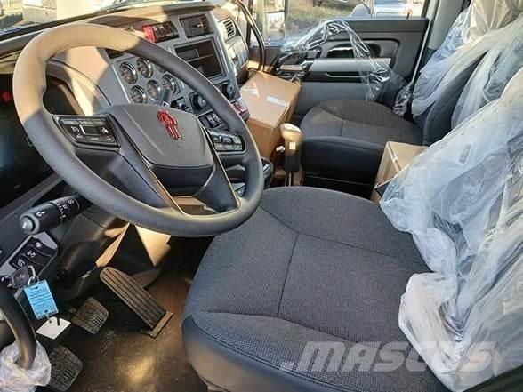 Kenworth T880 Тягачі