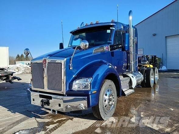 Kenworth T880 Тягачі