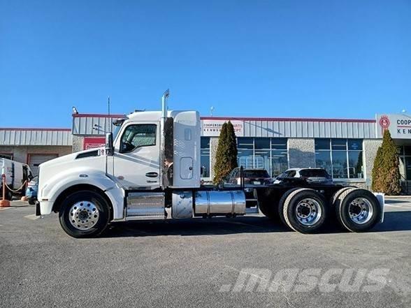 Kenworth T880 Тягачі