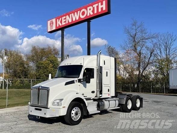 Kenworth T880 Тягачі