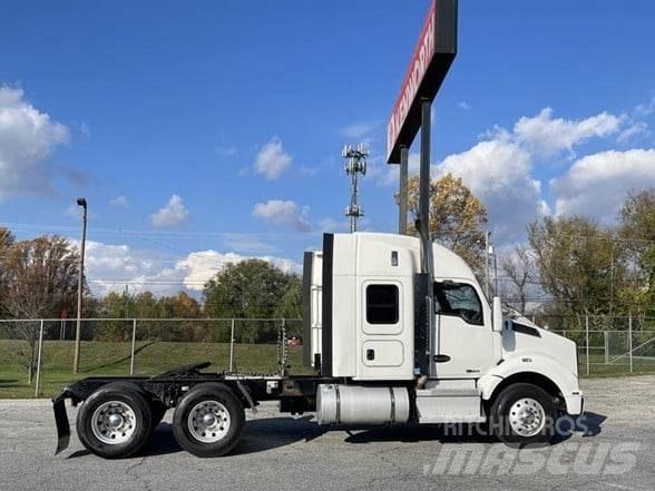 Kenworth T880 Тягачі