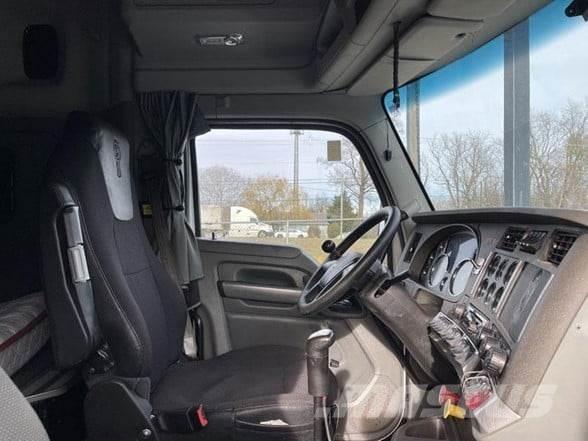 Kenworth T880 Тягачі