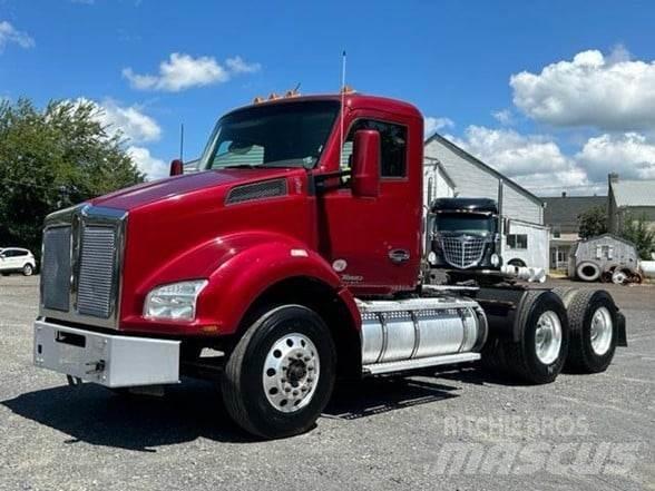 Kenworth T880 Тягачі