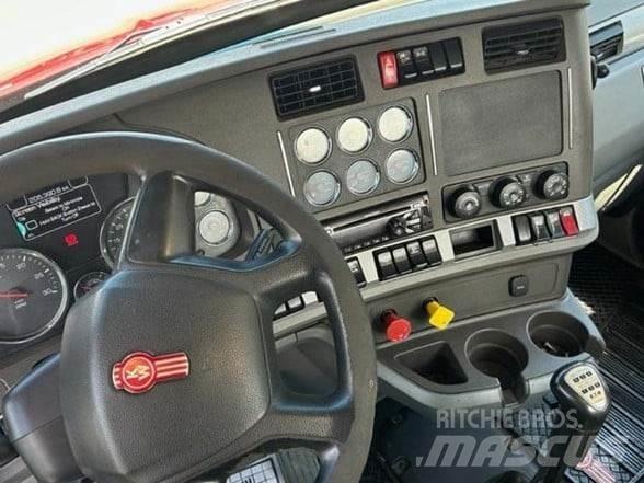 Kenworth T880 Тягачі