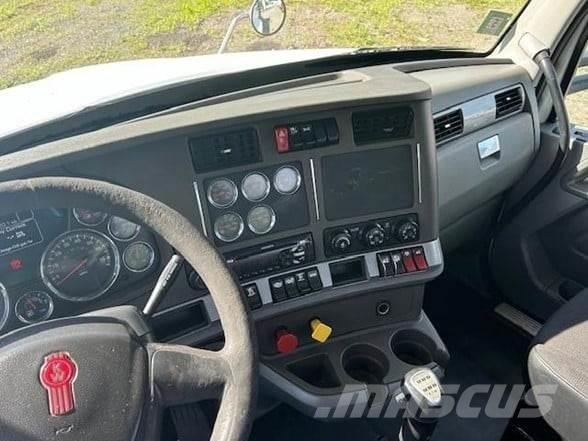 Kenworth T880 Тягачі