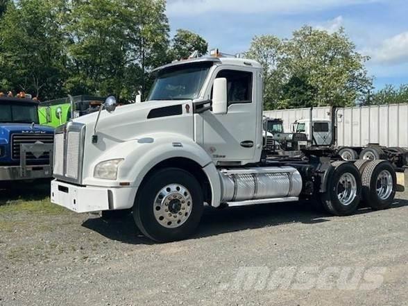 Kenworth T880 Тягачі