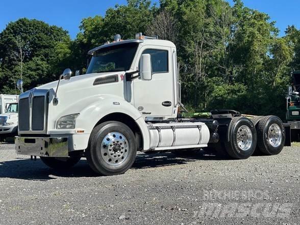 Kenworth T880 Тягачі