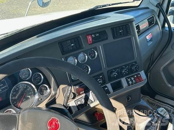Kenworth T880 Тягачі