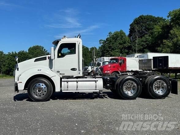 Kenworth T880 Тягачі