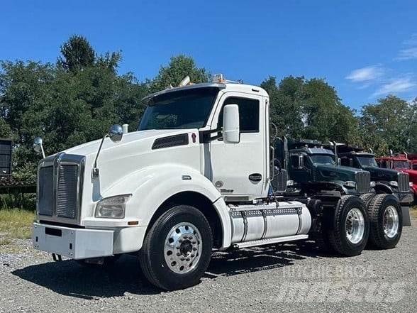 Kenworth T880 Тягачі