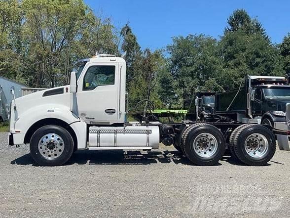 Kenworth T880 Тягачі