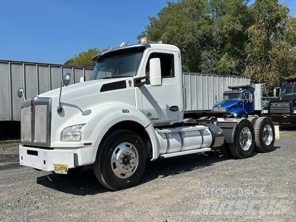 Kenworth T880 Тягачі