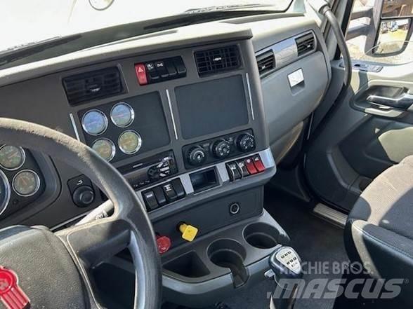 Kenworth T880 Тягачі