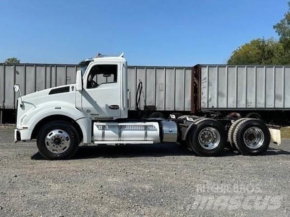 Kenworth T880 Тягачі