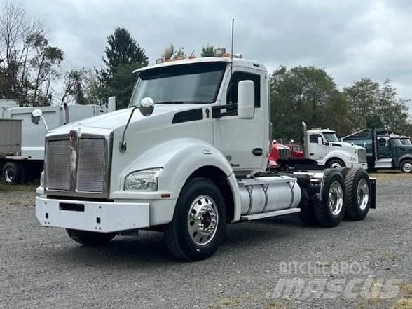 Kenworth T880 Тягачі