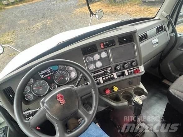 Kenworth T880 Тягачі