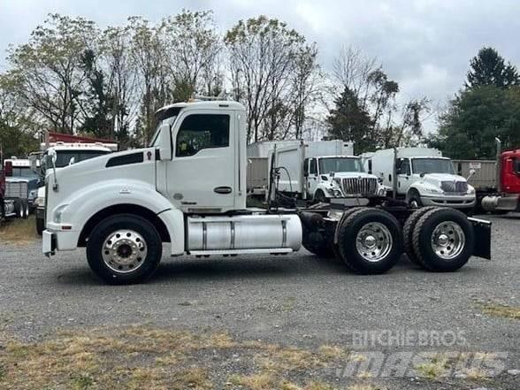 Kenworth T880 Тягачі