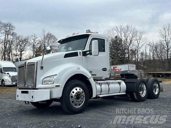 Kenworth T880 Тягачі