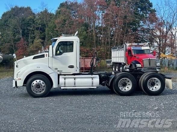 Kenworth T880 Тягачі