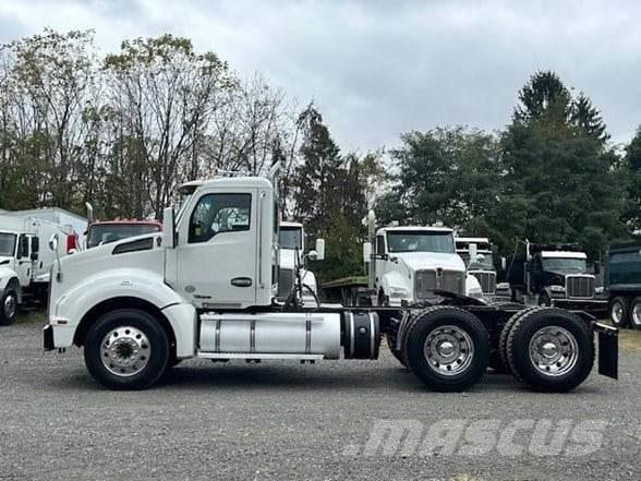Kenworth T880 Тягачі