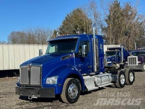 Kenworth T880 Тягачі