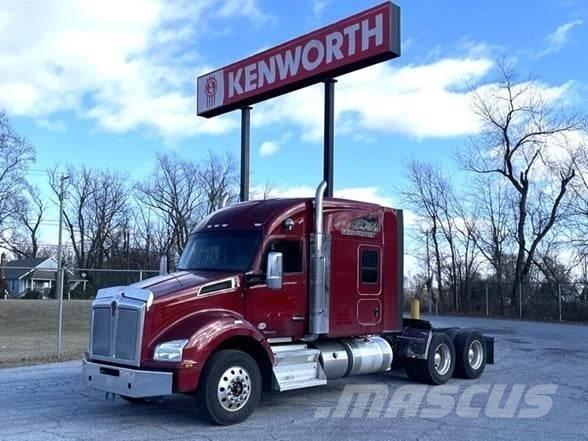 Kenworth T880 Тягачі