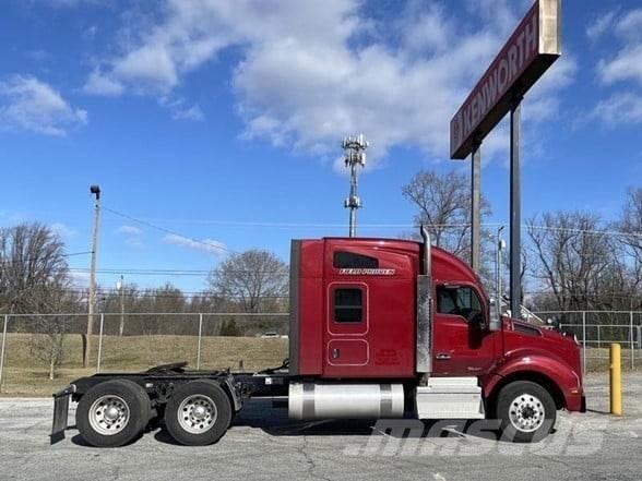 Kenworth T880 Тягачі