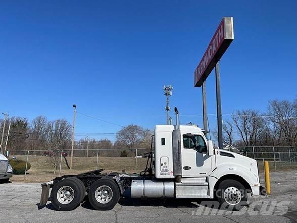 Kenworth T880 Тягачі