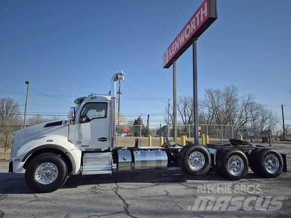 Kenworth T880 Тягачі