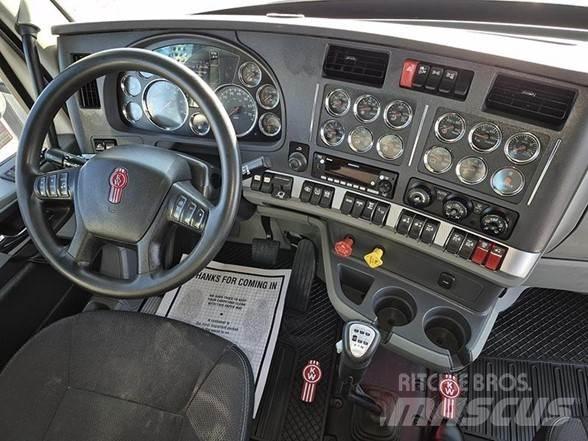 Kenworth T880 Тягачі