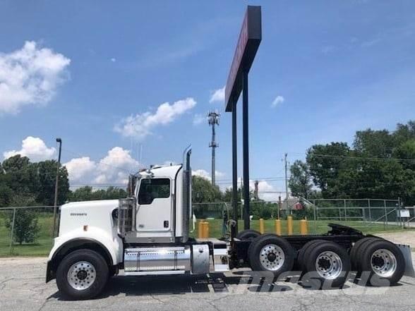 Kenworth W900 Тягачі