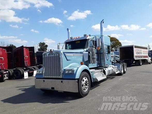 Kenworth W900 Тягачі
