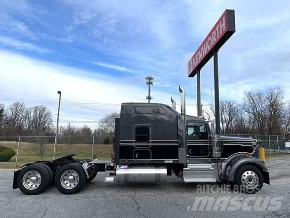 Kenworth W900 Тягачі