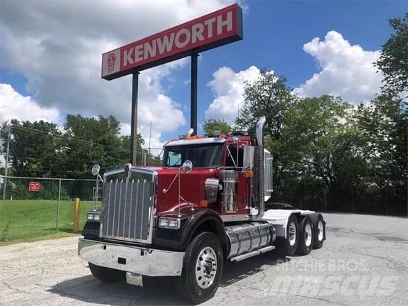 Kenworth W900B Тягачі