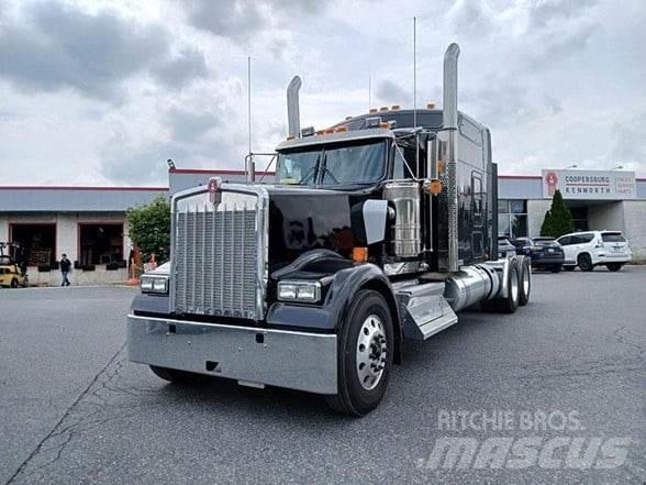 Kenworth W900L Тягачі