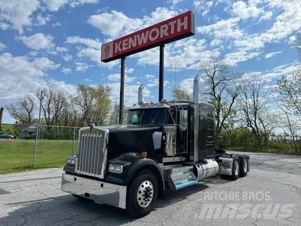 Kenworth W900L Тягачі
