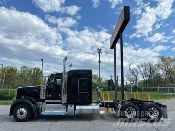 Kenworth W900L Тягачі