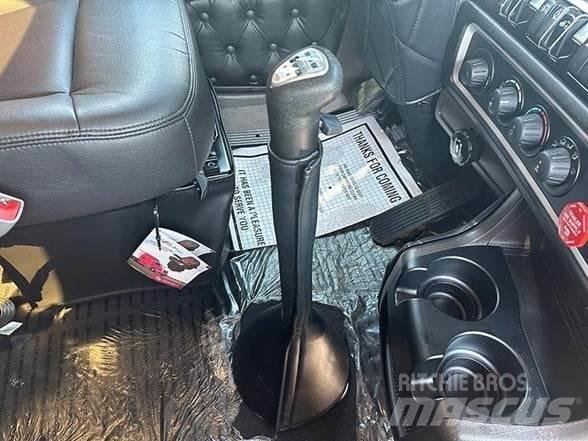 Kenworth W900L Тягачі