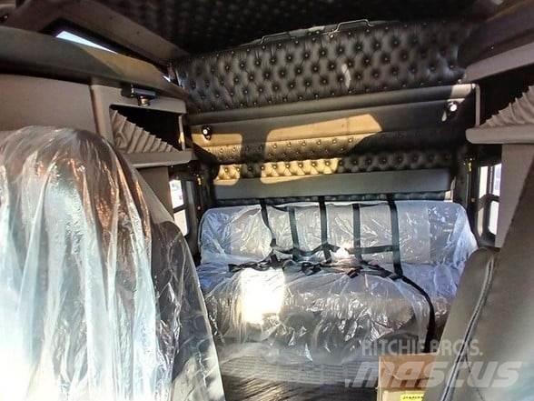 Kenworth W900L Тягачі
