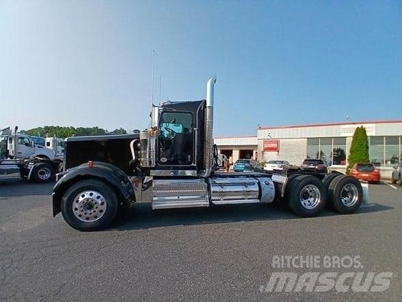 Kenworth W900L Тягачі